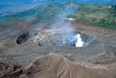 高米迪火山__火山高米迪火岩