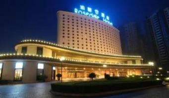 _酒店闹鬼_半夜鬼敲门真实事件