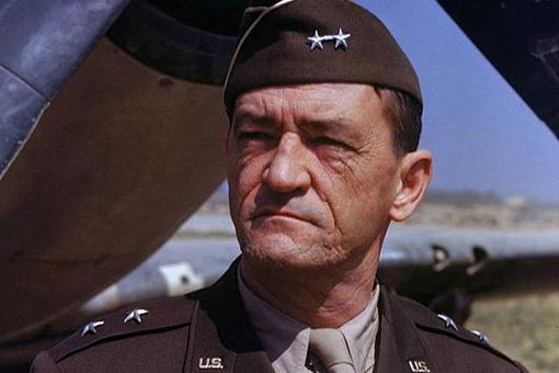 二战援华飞虎队飞机机头为何画上鲨鱼图案?