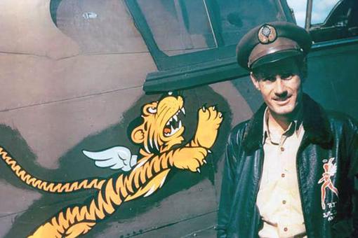 二战援华飞虎队飞机机头为何画上鲨鱼图案?