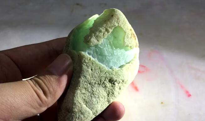 _翡翠毛料批发都是黑雾沙_翡翠品质评价要素有