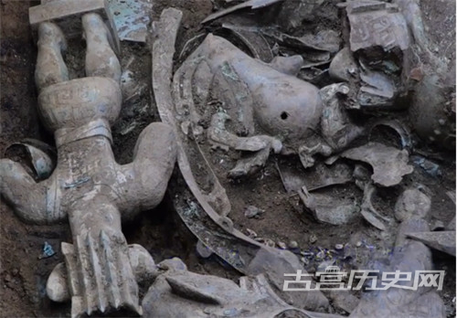 三星堆大立人像__三星堆立人像简释