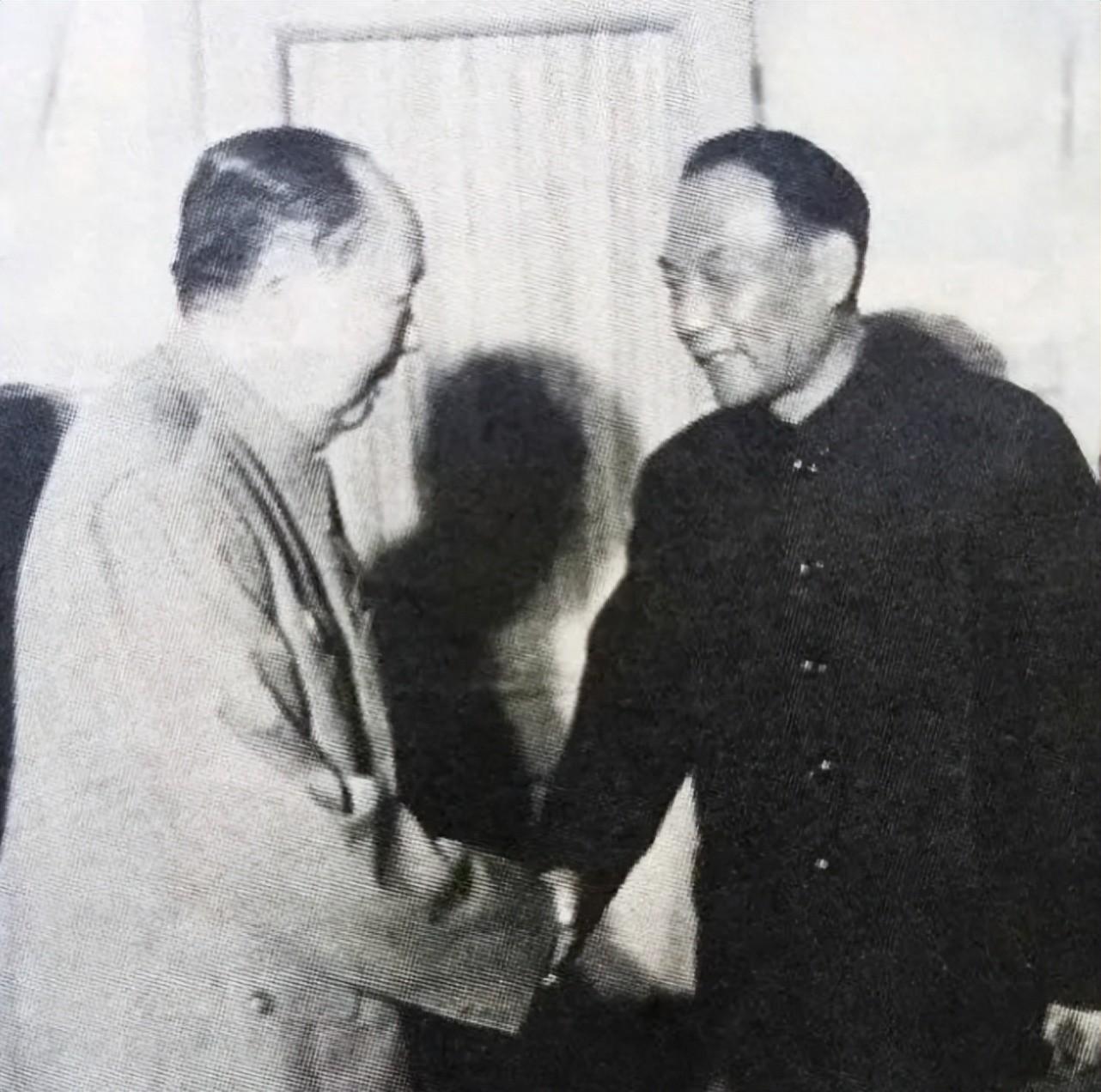 60年熊向晖写稿挨批，毛主席：没有我，中国人民就取不得成就了？__60年熊向晖写稿挨批，毛主席：没有我，中国人民就取不得成就了？