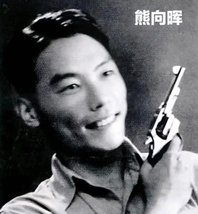 60年熊向晖写稿挨批，毛主席：没有我，中国人民就取不得成就了？__60年熊向晖写稿挨批，毛主席：没有我，中国人民就取不得成就了？