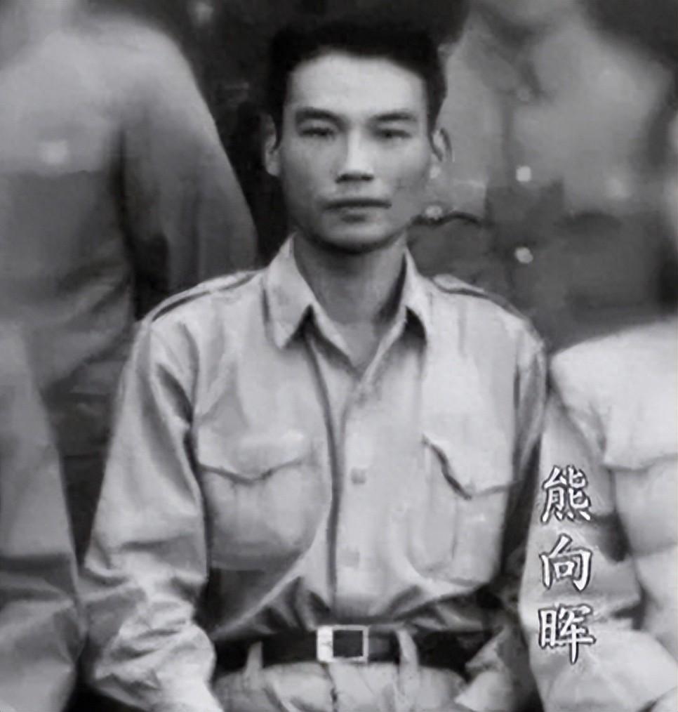 熊向晖回忆写稿挨批，毛主席：没有我，中国人民没有现在的成就？_熊向晖回忆写稿挨批，毛主席：没有我，中国人民没有现在的成就？_