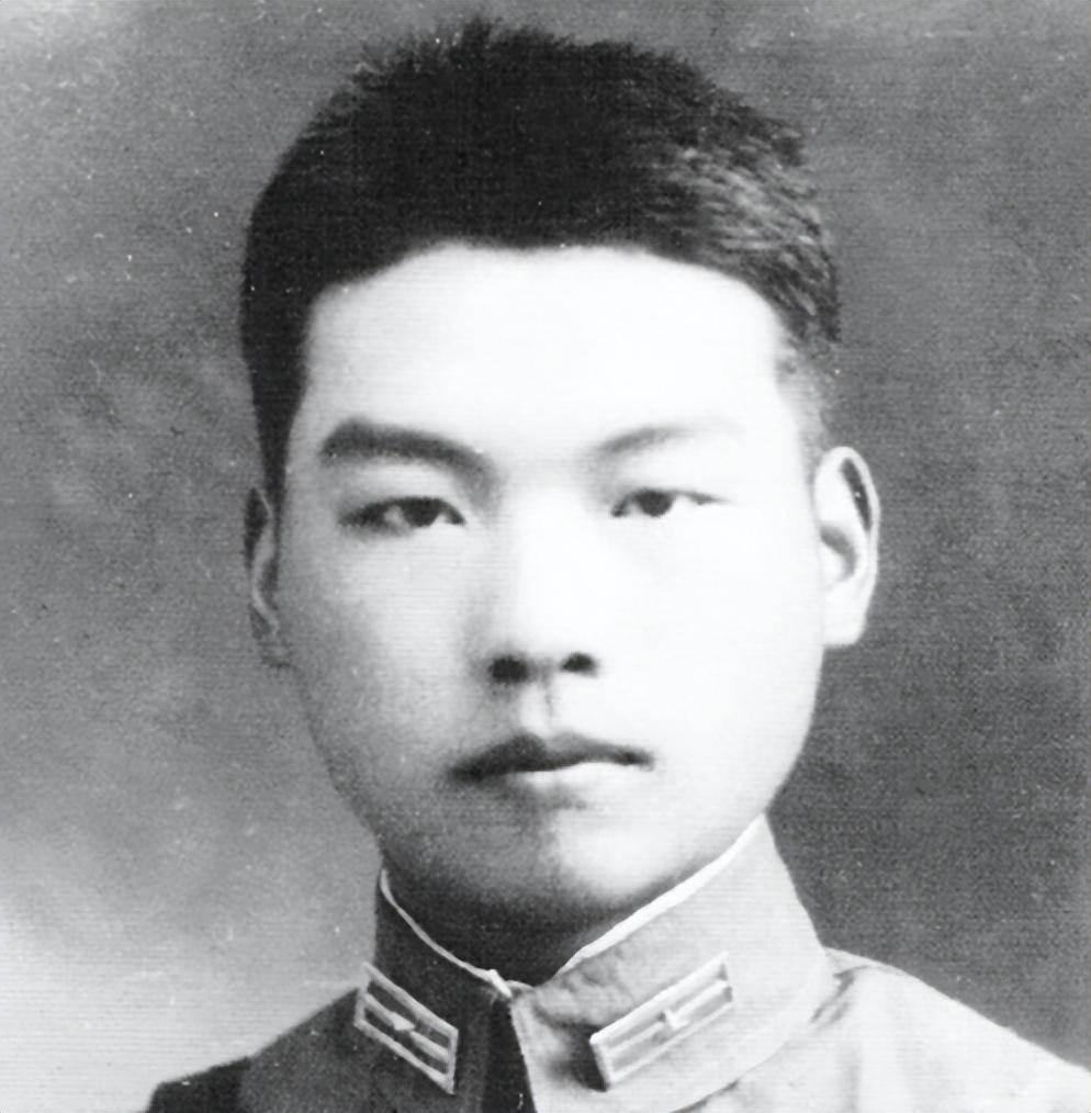 熊向晖回忆写稿挨批，毛主席：没有我，中国人民没有现在的成就？__熊向晖回忆写稿挨批，毛主席：没有我，中国人民没有现在的成就？