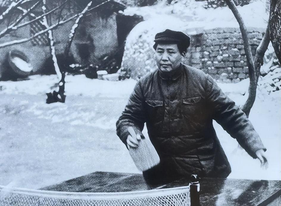 熊向晖回忆写稿挨批，毛主席：没有我，中国人民没有现在的成就？__熊向晖回忆写稿挨批，毛主席：没有我，中国人民没有现在的成就？