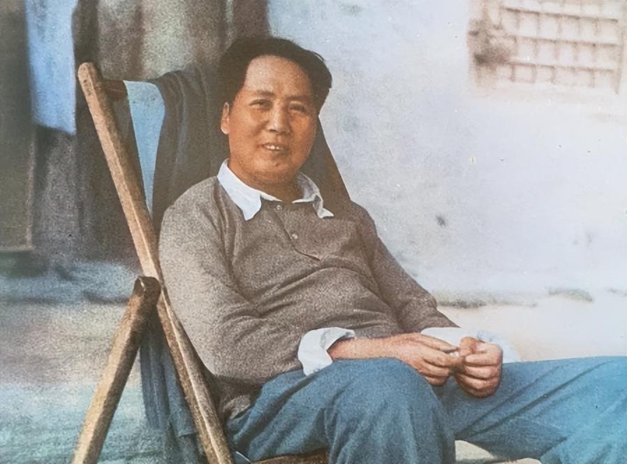 熊向晖回忆写稿挨批，毛主席：没有我，中国人民没有现在的成就？__熊向晖回忆写稿挨批，毛主席：没有我，中国人民没有现在的成就？