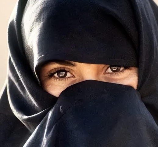 本拉登的私人生活揭秘：他的妻子和情人都是些什么女人？__本拉登的私人生活揭秘：他的妻子和情人都是些什么女人？