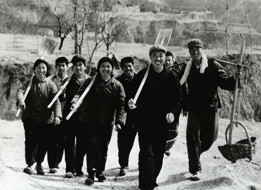 _他1924年入党，曾是周恩来助手、中央特科领导，为何晚景凄凉？_他1924年入党，曾是周恩来助手、中央特科领导，为何晚景凄凉？