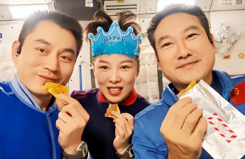 指令长叶光富大校，儿女都是学霸型人才，妻子身份不简单_指令长叶光富大校，儿女都是学霸型人才，妻子身份不简单_