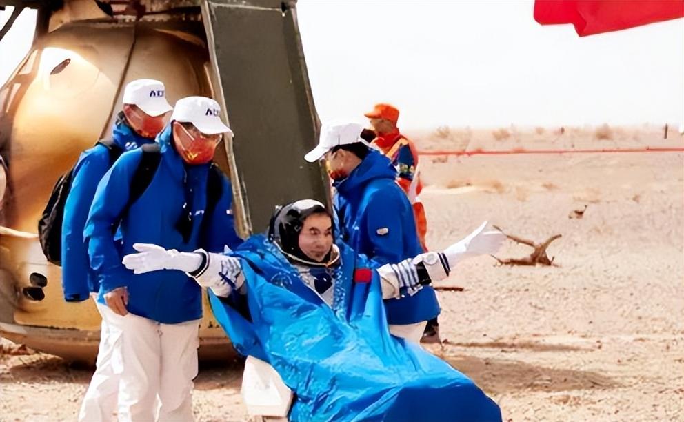 指令长叶光富大校，儿女都是学霸型人才，妻子身份不简单_指令长叶光富大校，儿女都是学霸型人才，妻子身份不简单_