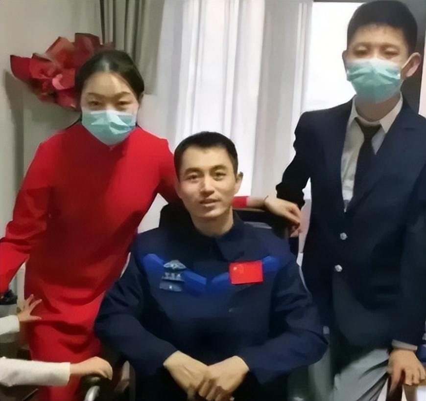 指令长叶光富大校，儿女都是学霸型人才，妻子身份不简单__指令长叶光富大校，儿女都是学霸型人才，妻子身份不简单