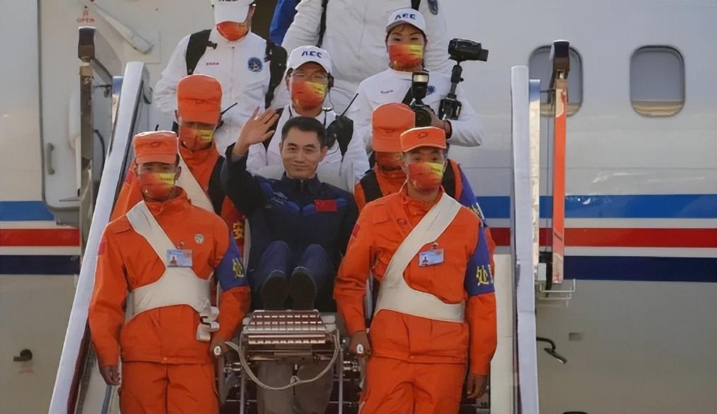 _指令长叶光富大校，儿女都是学霸型人才，妻子身份不简单_指令长叶光富大校，儿女都是学霸型人才，妻子身份不简单