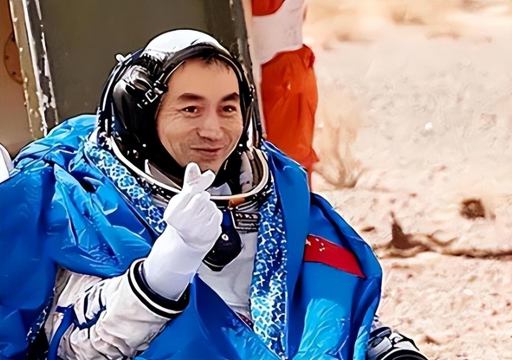 指令长叶光富大校，儿女都是学霸型人才，妻子身份不简单__指令长叶光富大校，儿女都是学霸型人才，妻子身份不简单