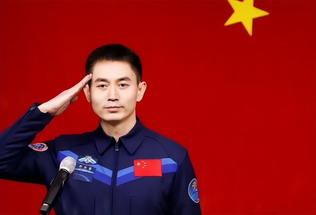 _指令长叶光富大校，儿女都是学霸型人才，妻子身份不简单_指令长叶光富大校，儿女都是学霸型人才，妻子身份不简单