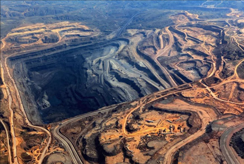 海外铁矿石投资__铁矿石突破200美元