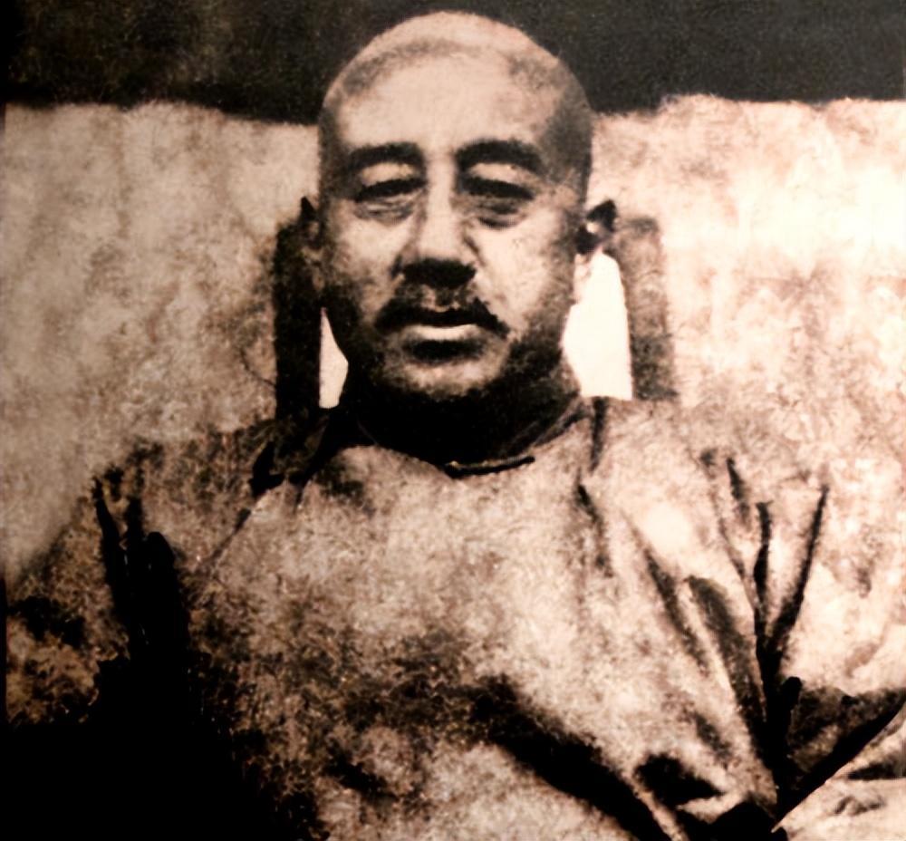 76年周秉德看望邓颖超，获赠一皮夹，里面的照片揭露总理一生之痛__76年周秉德看望邓颖超，获赠一皮夹，里面的照片揭露总理一生之痛