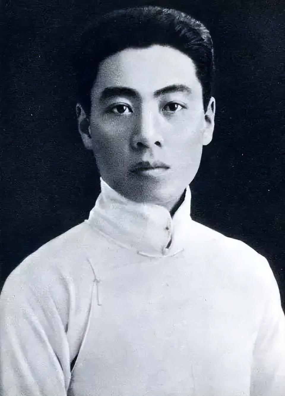 _76年周秉德看望邓颖超，获赠一皮夹，里面的照片揭露总理一生之痛_76年周秉德看望邓颖超，获赠一皮夹，里面的照片揭露总理一生之痛