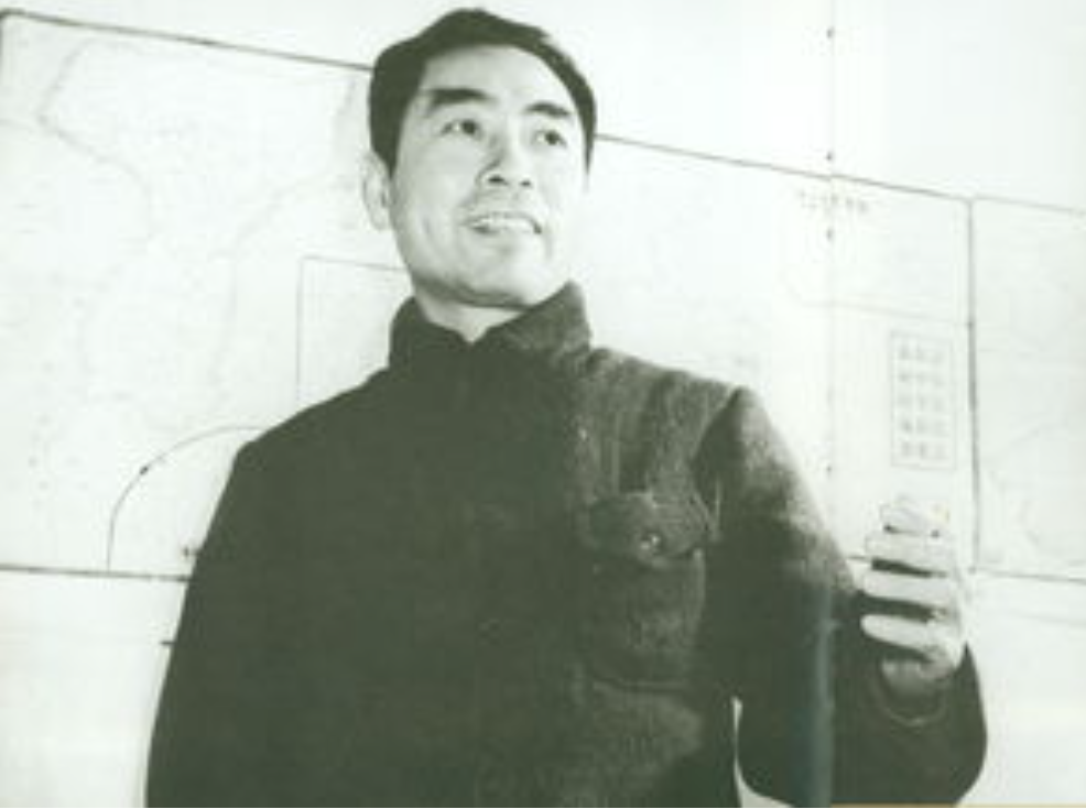 76年周秉德看望邓颖超，获赠一皮夹，里面的照片揭露总理一生之痛_76年周秉德看望邓颖超，获赠一皮夹，里面的照片揭露总理一生之痛_