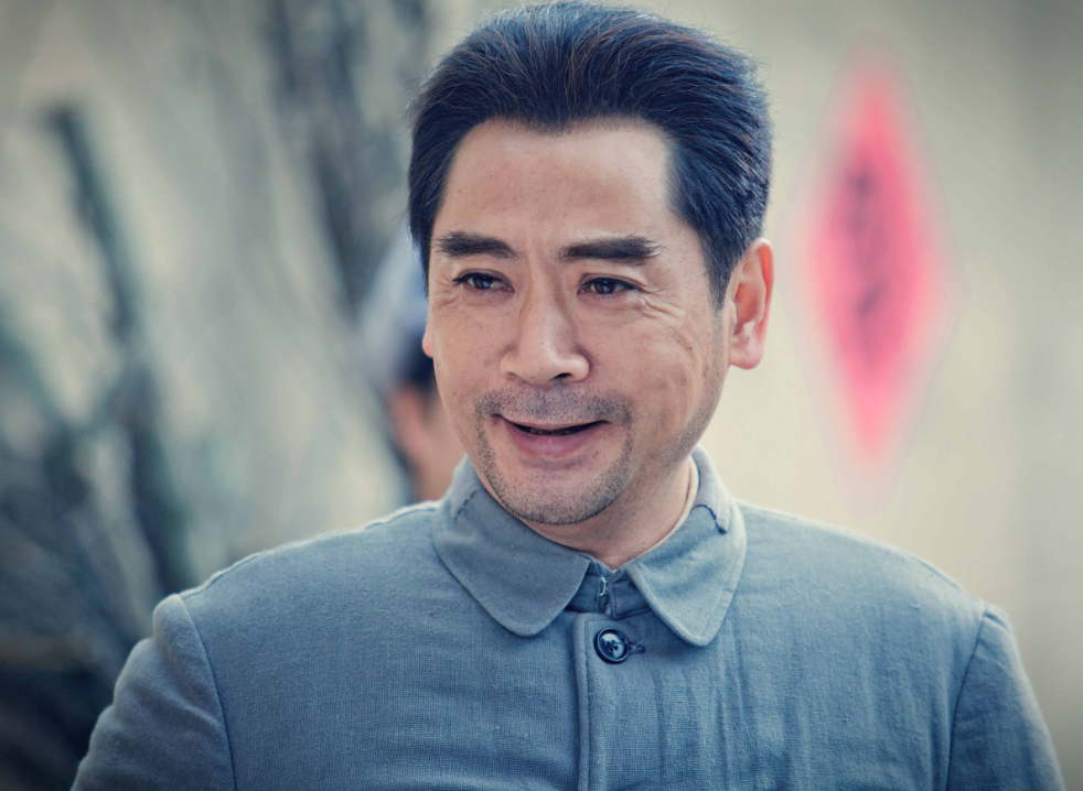 _76年周秉德看望邓颖超，获赠一皮夹，里面的照片揭露总理一生之痛_76年周秉德看望邓颖超，获赠一皮夹，里面的照片揭露总理一生之痛