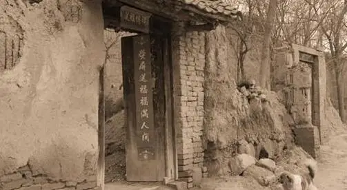 _努尔哈赤11世孙亲述皇室美好生活：一出生只喝纯净水，衣食无忧_努尔哈赤11世孙亲述皇室美好生活：一出生只喝纯净水，衣食无忧