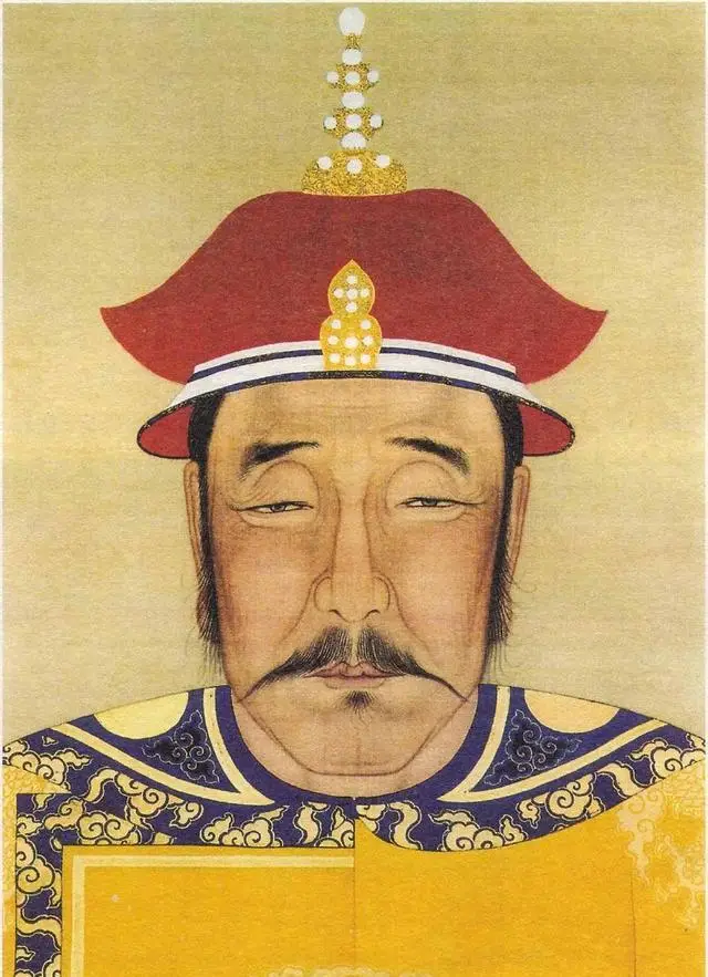 努尔哈赤11世孙亲述皇室美好生活：一出生只喝纯净水，衣食无忧__努尔哈赤11世孙亲述皇室美好生活：一出生只喝纯净水，衣食无忧