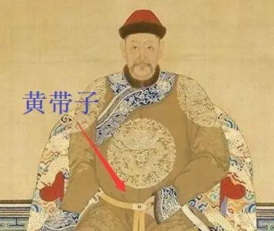 努尔哈赤11世孙亲述皇室美好生活：一出生只喝纯净水，衣食无忧_努尔哈赤11世孙亲述皇室美好生活：一出生只喝纯净水，衣食无忧_