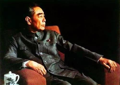 90年张学良被释放，记者问他最佩服谁，他毫不犹豫地说出三个名字__90年张学良被释放，记者问他最佩服谁，他毫不犹豫地说出三个名字