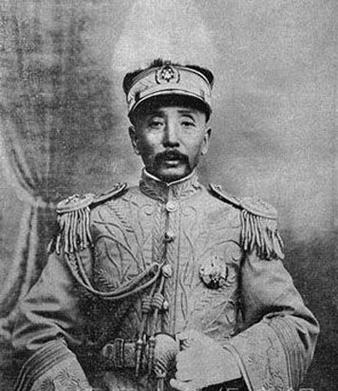 90年张学良被释放，记者问他最佩服谁，他毫不犹豫地说出三个名字__90年张学良被释放，记者问他最佩服谁，他毫不犹豫地说出三个名字