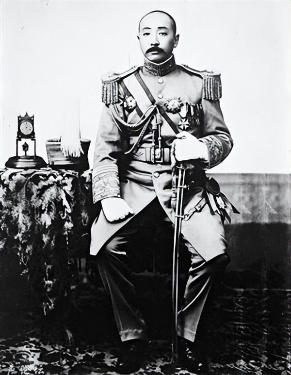 90年张学良被释放，记者问他最佩服谁，他毫不犹豫地说出三个名字__90年张学良被释放，记者问他最佩服谁，他毫不犹豫地说出三个名字