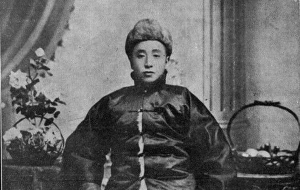 90年张学良被释放，记者问他最佩服谁，他毫不犹豫地说出三个名字__90年张学良被释放，记者问他最佩服谁，他毫不犹豫地说出三个名字