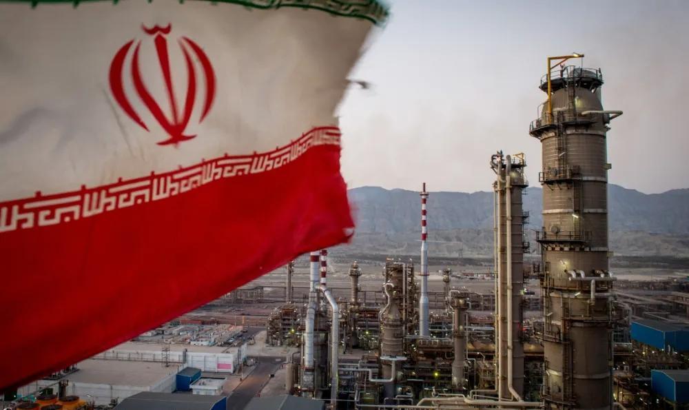 伊朗总统回应美国_中英往返航班恢复了吗_