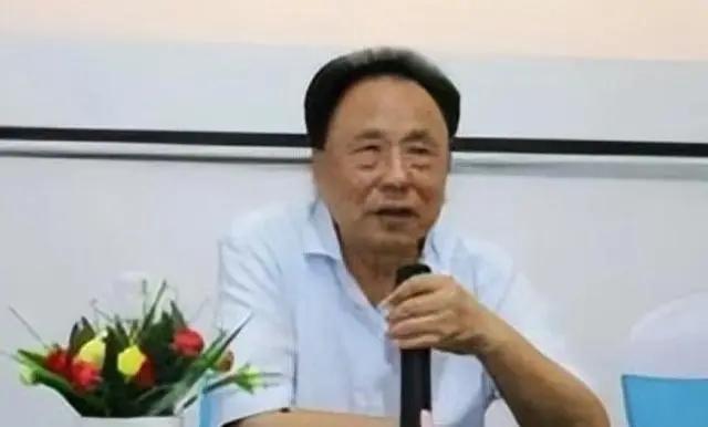 胎位臂位晚上怎么睡觉__校长拿学生十多万伙食费养情妇