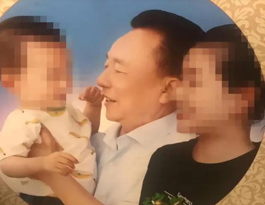 校长拿学生十多万伙食费养情妇_胎位臂位晚上怎么睡觉_