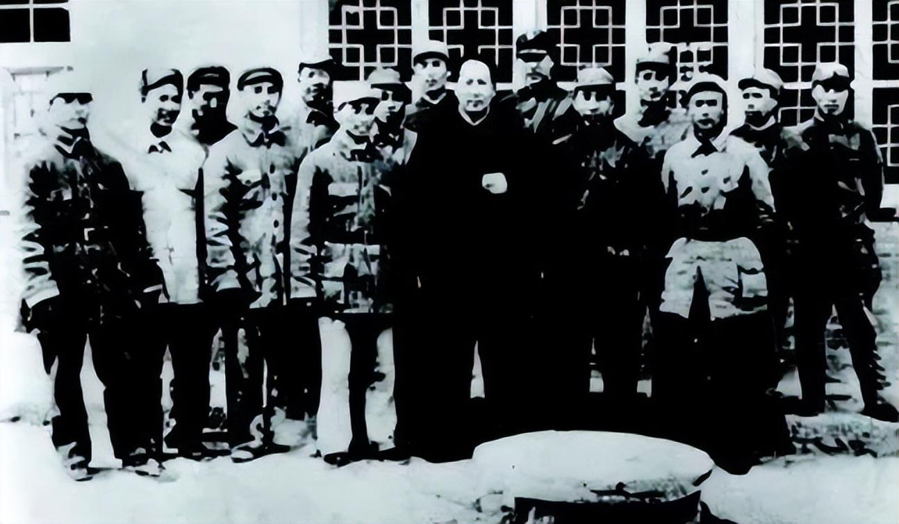 他是开国少将,曾担任中组部副部长,1971年因血管破裂而亡_他是开国少将,曾担任中组部副部长,1971年因血管破裂而亡_