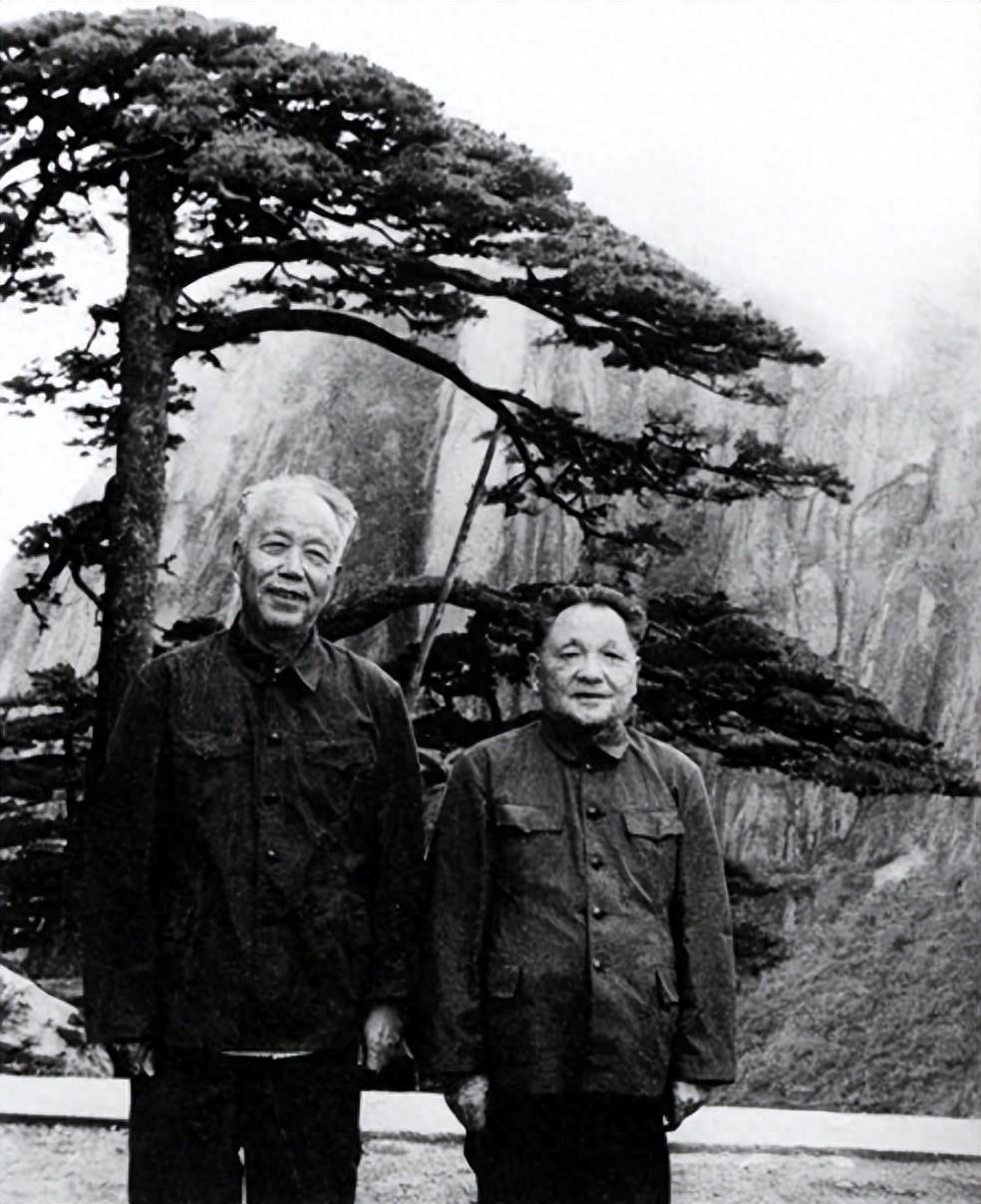 1978年,邓小平看到报纸上的一篇文章后,给万里打去祝贺电话__1978年,邓小平看到报纸上的一篇文章后,给万里打去祝贺电话