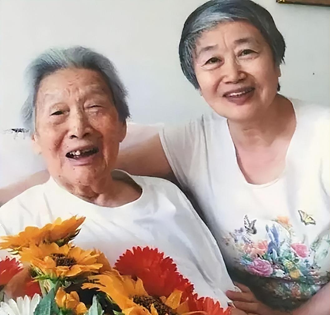 她是江青的死党，从局级干部突击提拔为卫生部长，65岁被开除党籍_她是江青的死党，从局级干部突击提拔为卫生部长，65岁被开除党籍_