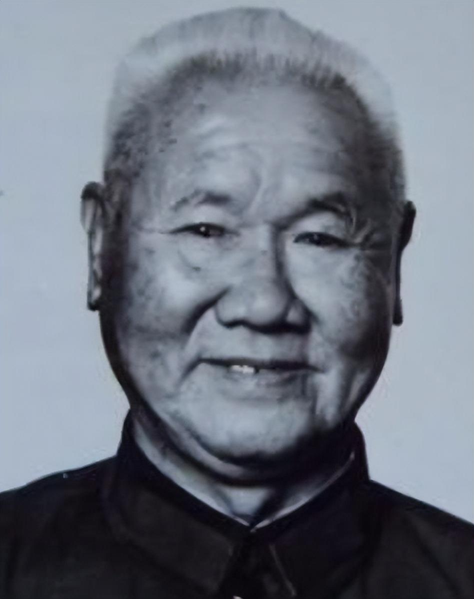 1957年，陈再道上将在英模会上见到老部下：生活有什么困难_1957年，陈再道上将在英模会上见到老部下：生活有什么困难_