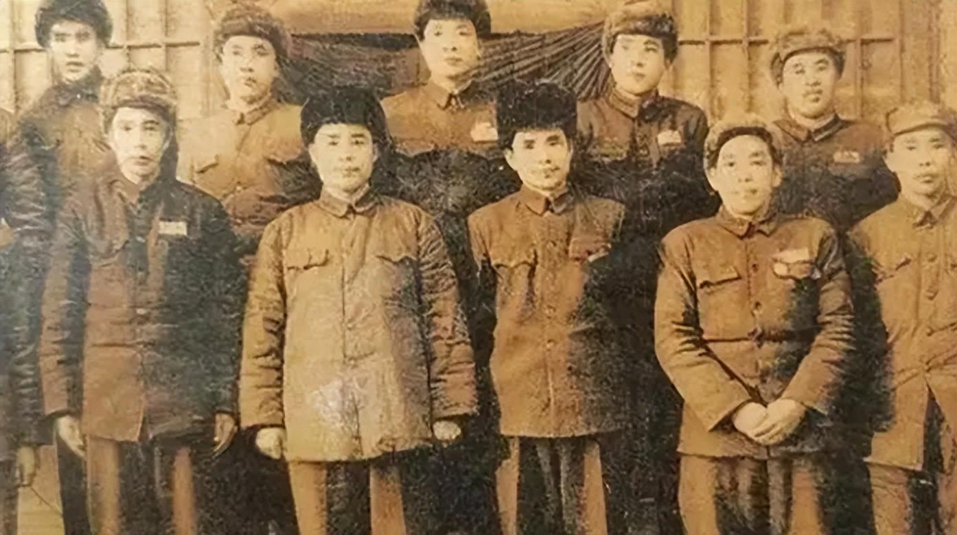 他是开国大校，1971年带枪面见毛主席，毛主席：把他抓起来_他是开国大校，1971年带枪面见毛主席，毛主席：把他抓起来_