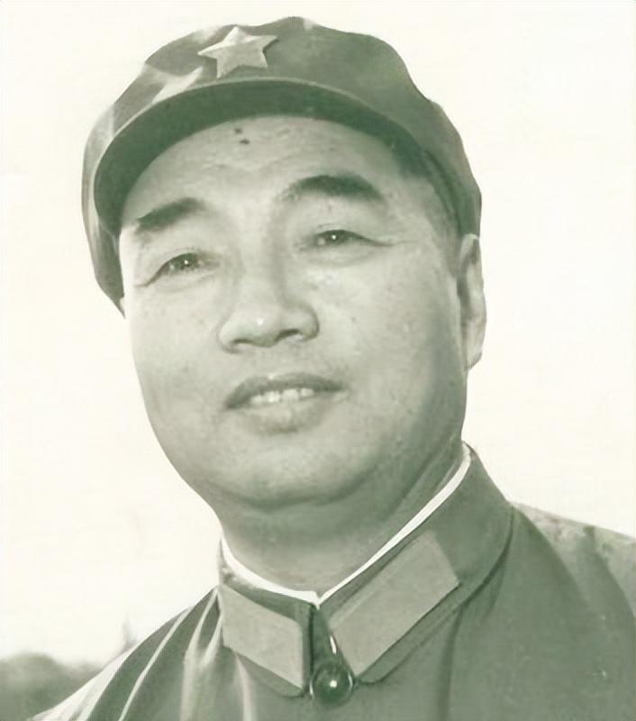 他是开国大校，1971年带枪面见毛主席，毛主席：把他抓起来__他是开国大校，1971年带枪面见毛主席，毛主席：把他抓起来