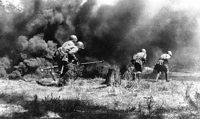 二战期间中苏关系__二战苏联打中国