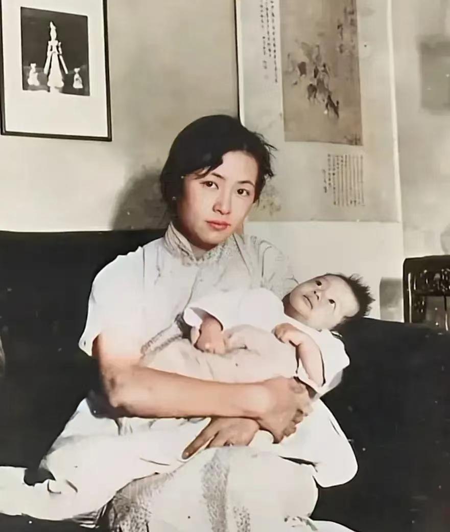 清华大学梁思成林徽因雕像__林徽因清华建筑系