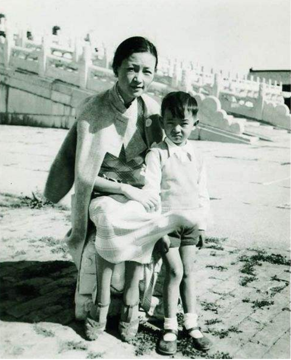 林徽因清华建筑系_清华大学梁思成林徽因雕像_