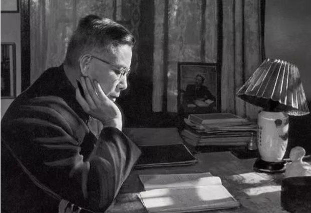 _林徽因清华建筑系_清华大学梁思成林徽因雕像