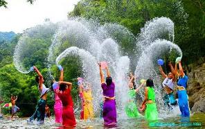 傣族的传统节日泼水节怎么过__傣族民俗活动泼水节