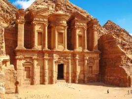 _约旦佩特拉古城之谜，公元前巴泰人建造(世界新奇迹古城)_约旦佩特拉古城之谜，公元前巴泰人建造(世界新奇迹古城)