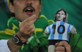 扎小人诅咒人_扎小人诅咒人会遭报应_