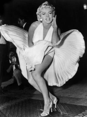 梦露著名照片_玛丽莲梦露是火星人_