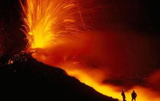恐怖火山爆发_恐怖的火山视频_